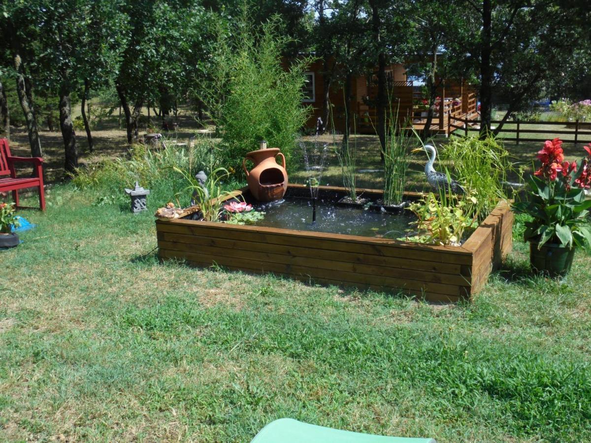 Chalet 2 Pers. + Bebe Montolieu Екстер'єр фото